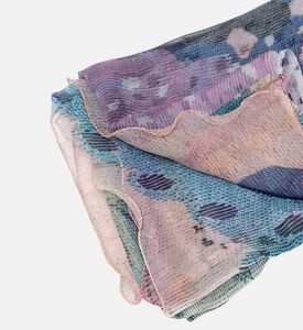 وشاح مربع الشكل بطبعة متعددة الألوان