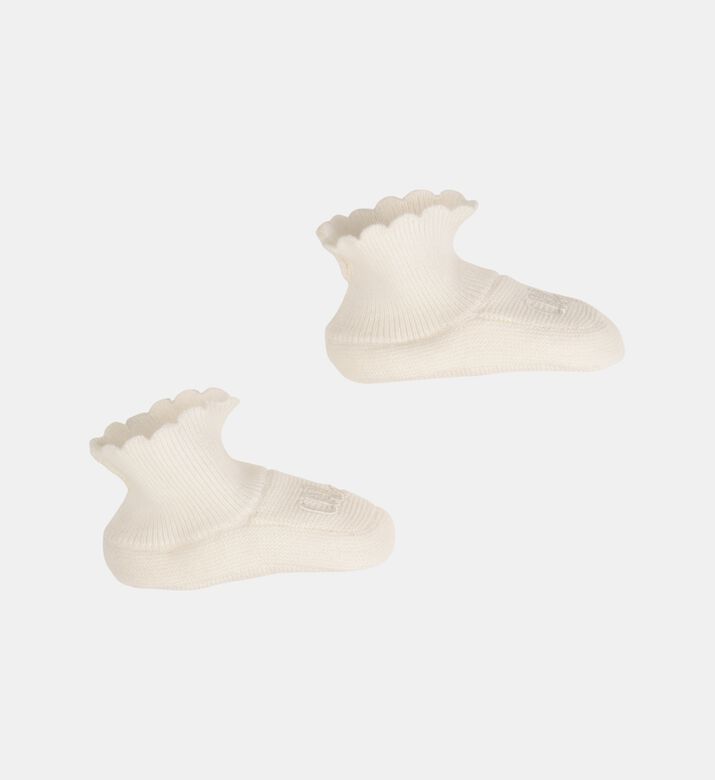 طقم قطعتين محبوكتين بحواف صدفية