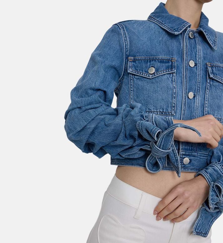 جاكيت تيف دنيم قصير بأكمام مكشكشة جاكيت تيف دنيم قصير بأكمام مكشكشة