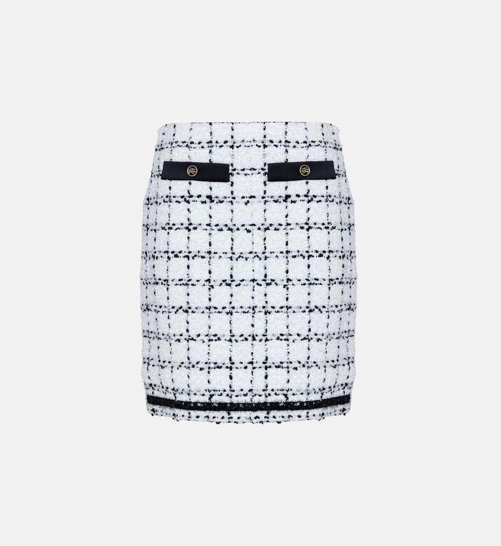 تنورة قصيرة بنقشة مربعات