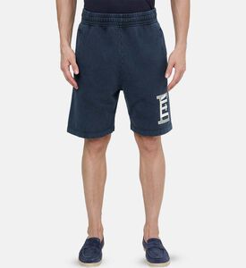 شورت بجيوب جانبية وشعار مطرّز