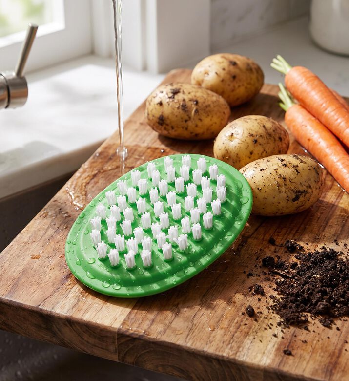 Oxo Flexible Nylon Vegetable Brush, Packshot View