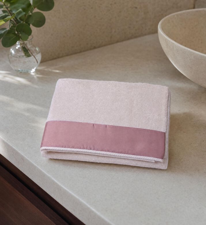 Dea Eliana Sateen Hem Towel, Pink, 30x30-cm, Model View
