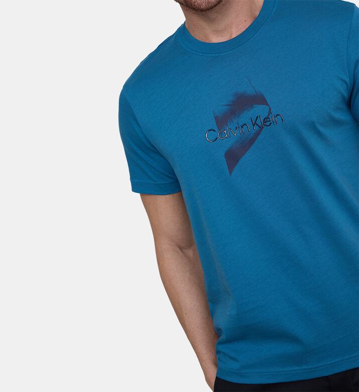 تيشيرت بشعار بارز من الجل