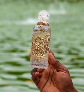 ماء عطر آر نوفو بترفلاي بزجاجة ذهبية