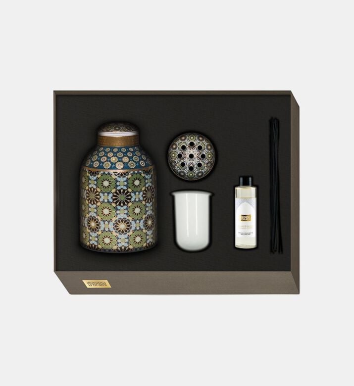 الناشر الأندلسي الخزفي الناشر الأندلسي الخزفي