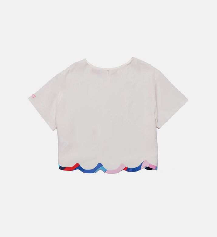 بلوزة قصيرة بحافة صدفية بلوزة قصيرة بحافة صدفية