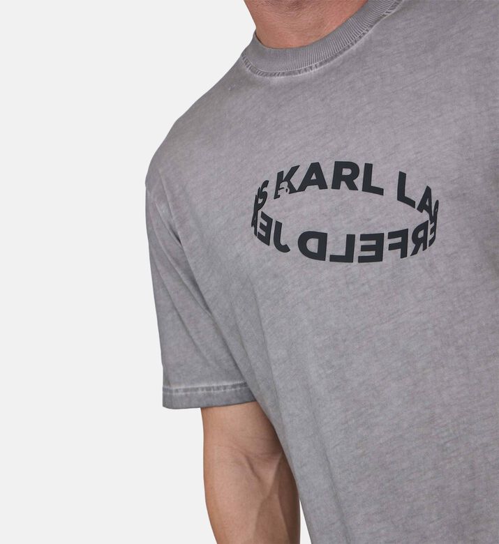 تيشيرت مريح بقصّة واسعة ومظهر مغسول تيشيرت مريح بقصّة واسعة ومظهر مغسول