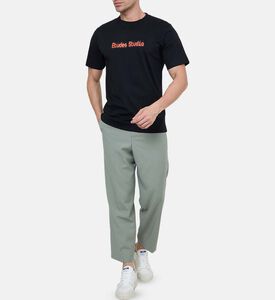 تيشيرت قطن بشعار مطرّز وياقة دائرية