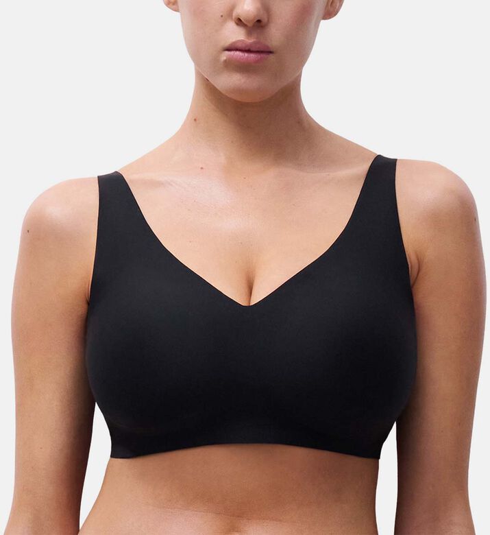 Chantelle Bra, Black, L, Model View