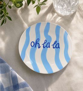Que Rico Ceramic Stripe Design Round Plate, Model View