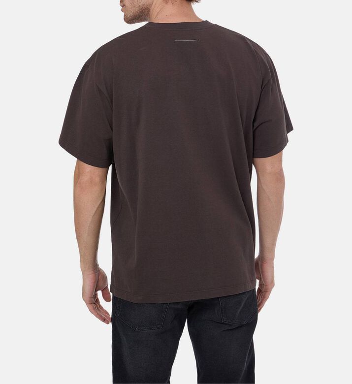 تيشيرت بياقة دائرية وطباعة غرافيكية