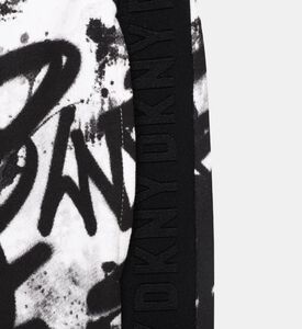 بنطال طباعة الكتابة على الجدران