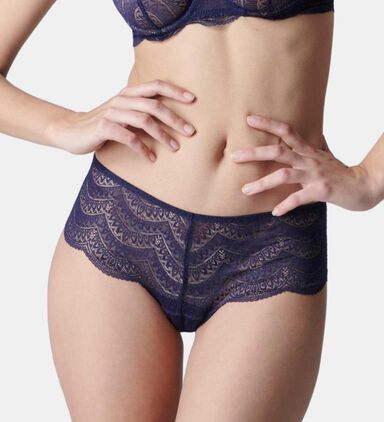 Karma Lace Shorty