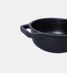 قدر صغير من الألومنيوم المصبوب