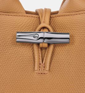 حقيبة يد صغيرة للغاية جلد مطرزة بشعار