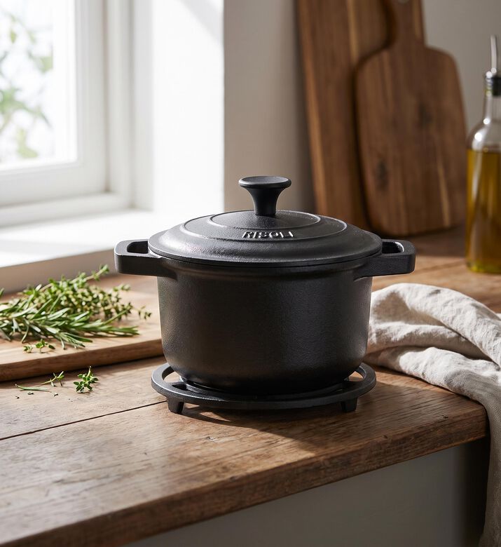 Risoli Le Pignate Stockpot, Black, 20-cm, Model View