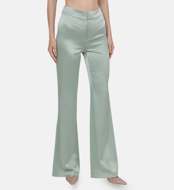 بنطال واسع بخصر عالٍ