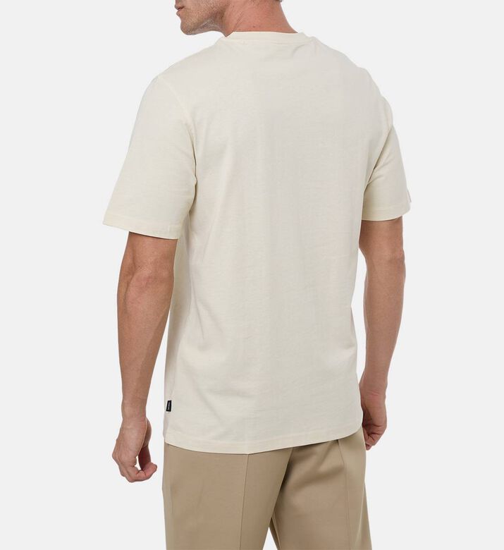 Les Deux Felipe Patch Short-sleeve T-shirt, Model View
