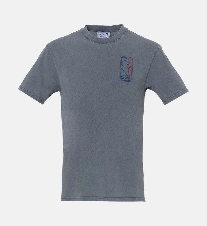 تيشيرت باتورو بتطريز شعار إن بي إي