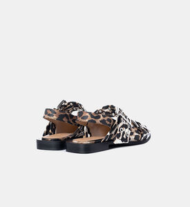 صندل بإبزيم بطبعة فهد