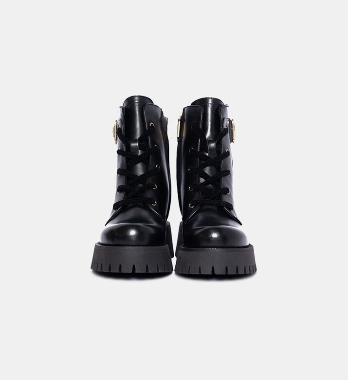 بوت جلد عجل مزيّن بأحجار الراين