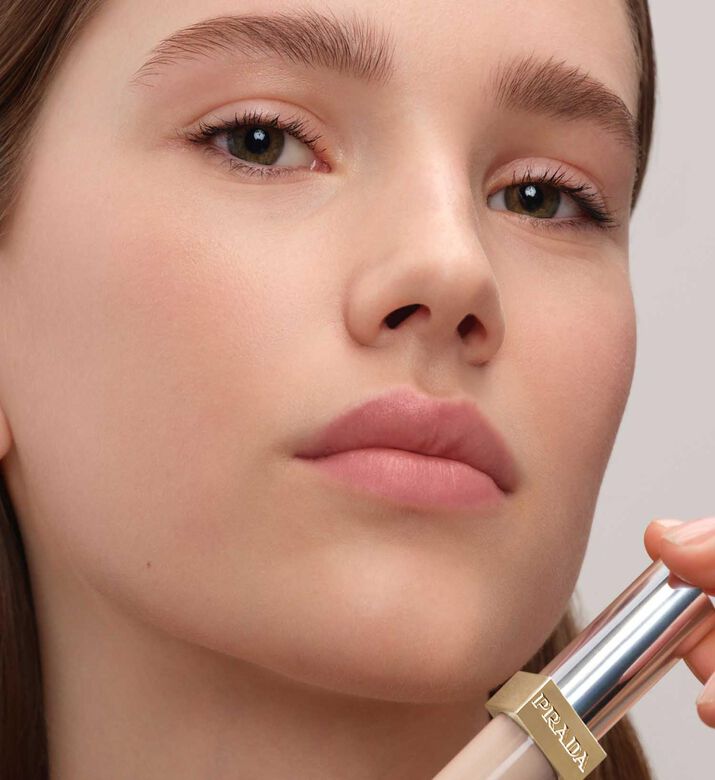 Prada Reveal Medium Coverage Concealer, Dn7-deep-neutral, Packshot View