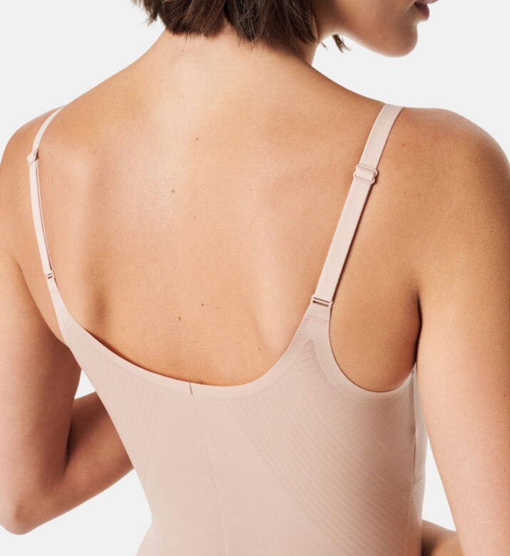 لباس داخليي غير مرئية محدد للجسم بطول لمنتصف الفخذ