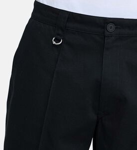 بنطال بتفاصيل حلقة معدنية