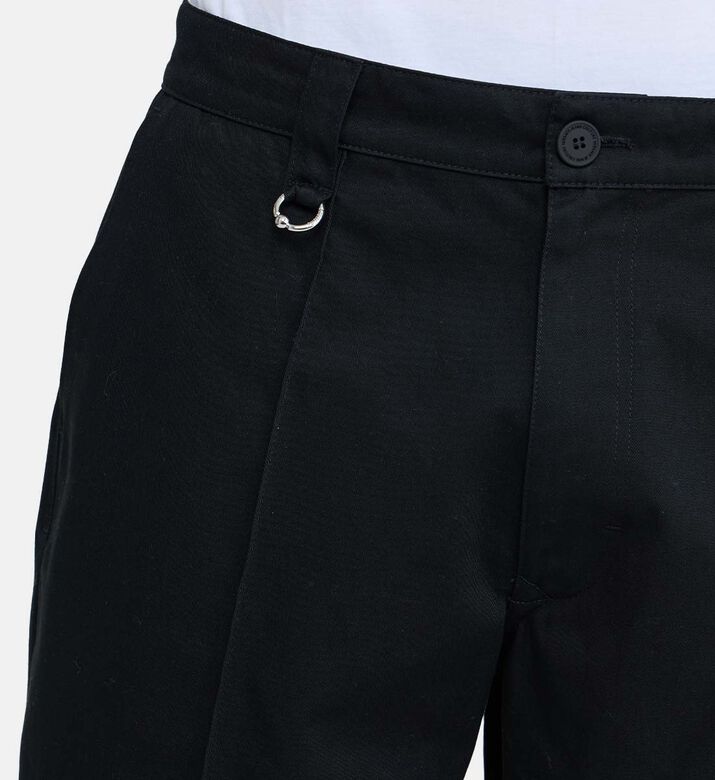 بنطال بتفاصيل حلقة معدنية