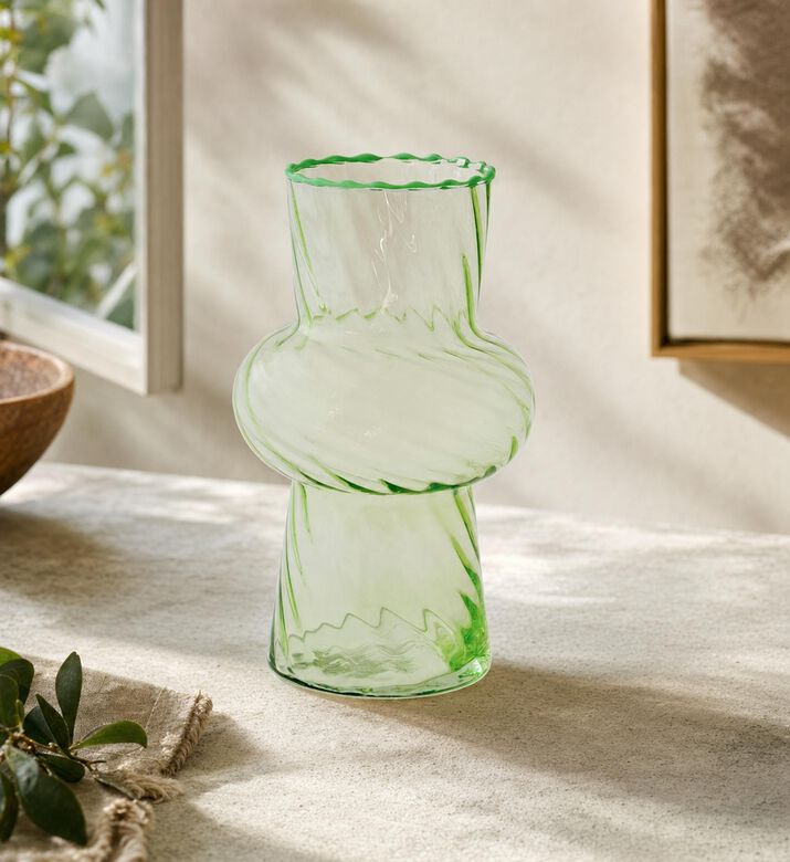 Easy Life Borosilicate Single-bulbous Vase, Green, Model View
