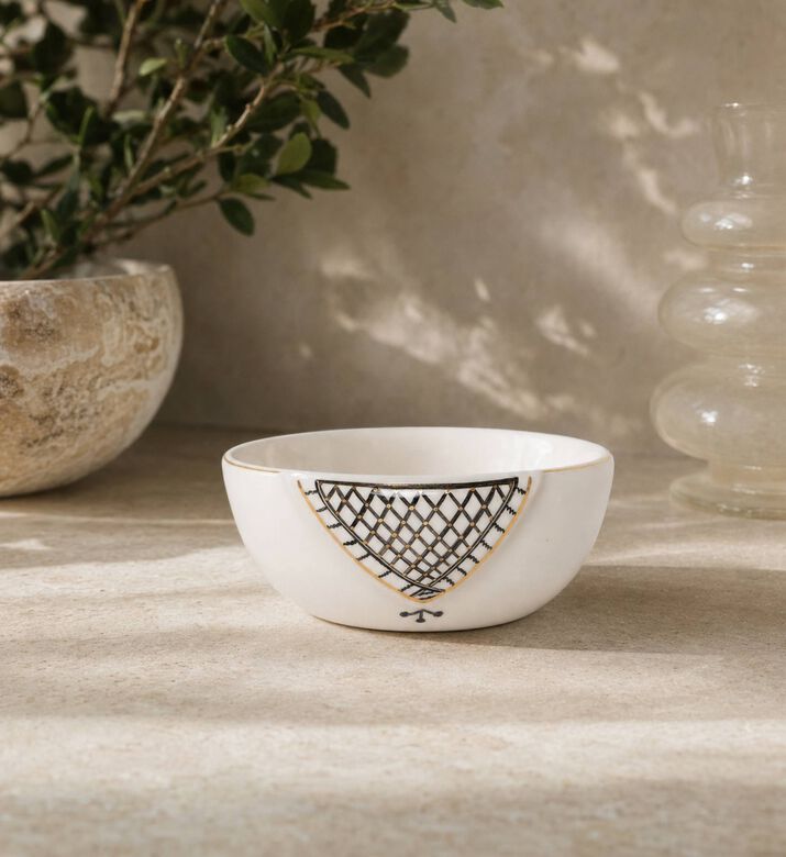 Noorena Koufiyah Small Bowl, Model View