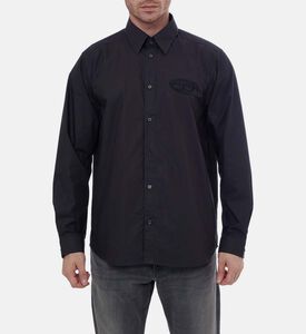 قميص بصف أزرار بتطريز شعار