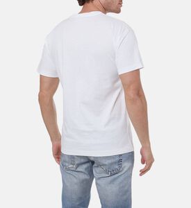 تيشيرت بقصّة مستقيمة بطبعة شعار