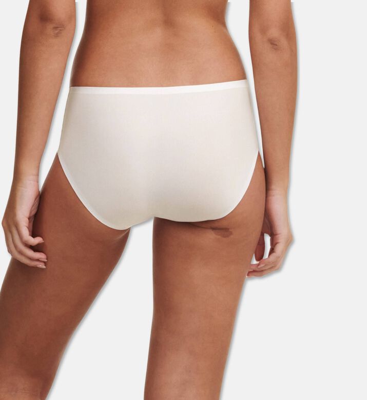 Chantelle Soft Stretch Seamless Shorty, Model View
