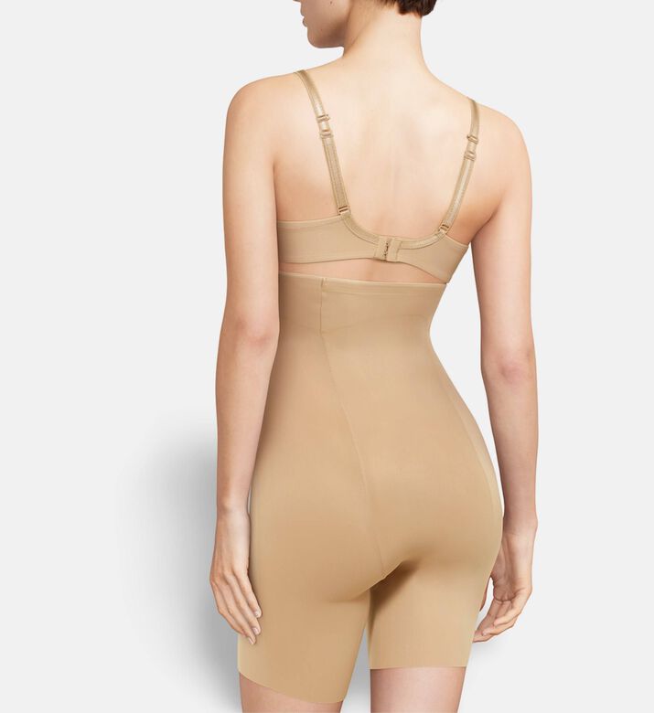 Chantelle High-waisted Shaping Short, Model View