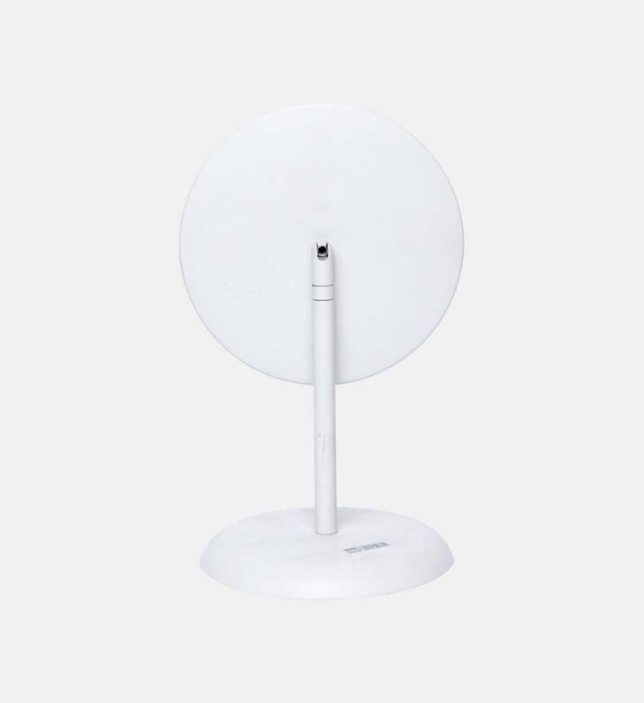 إنجا مرآة معدنية واقفة