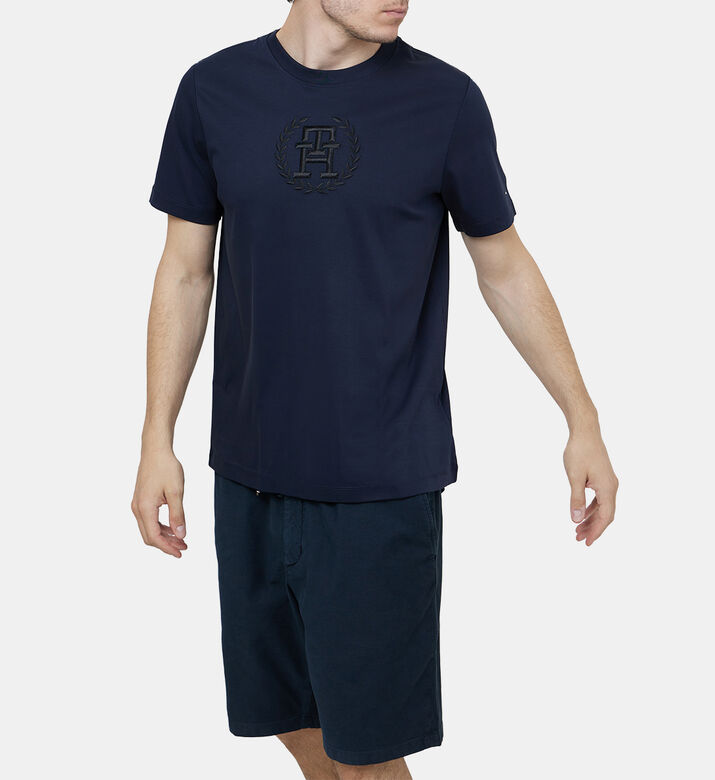 تيشيرت مطرز بنقشة لوريل بنفس اللون