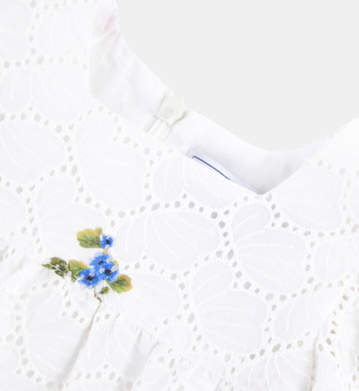 بلوزة أطفال بتطريز إنجليزي