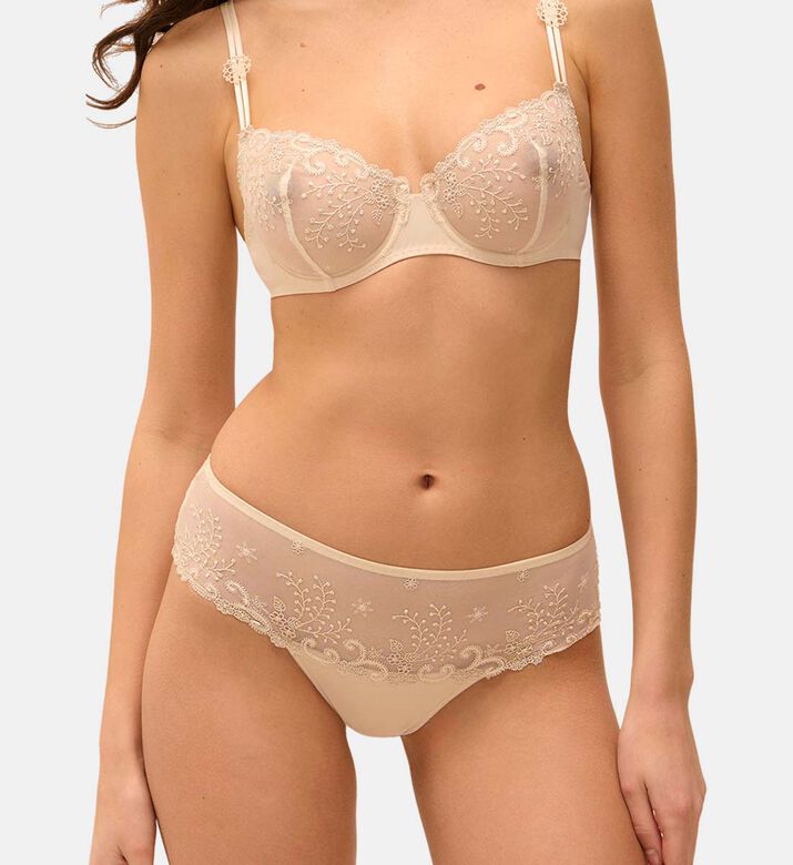 Low-cut Seamless Embroidered Briefs