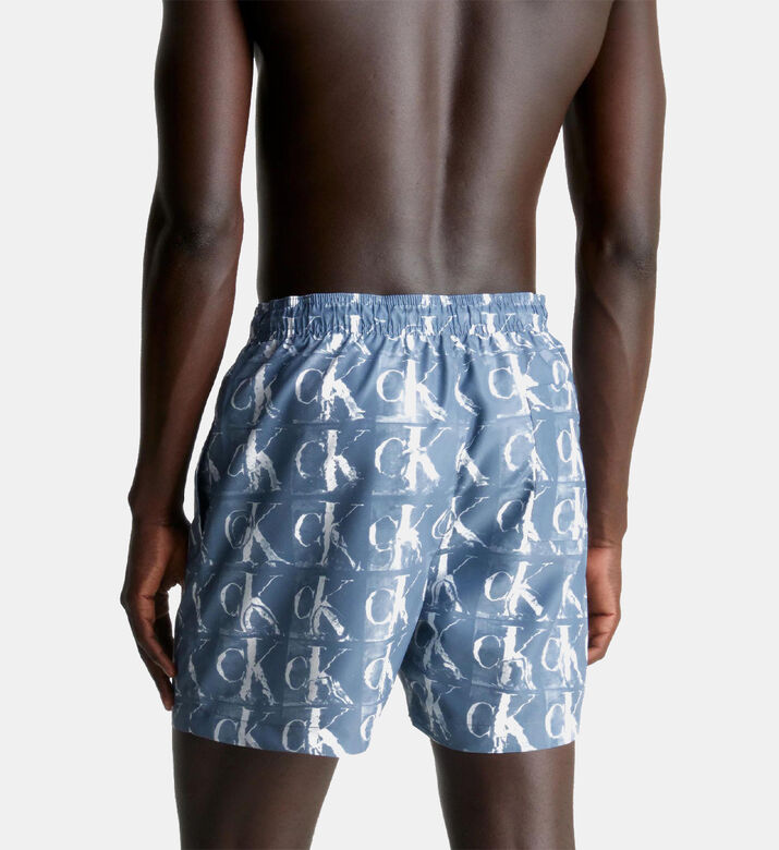 شورت سباحة بطبعة شعار على كامله