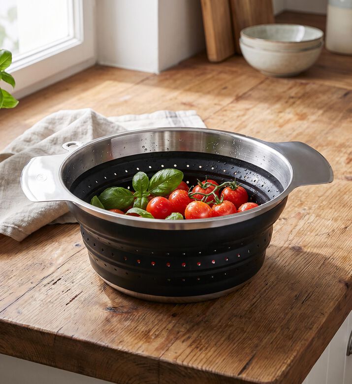 Rosle Flat Foldable Colander, Packshot View