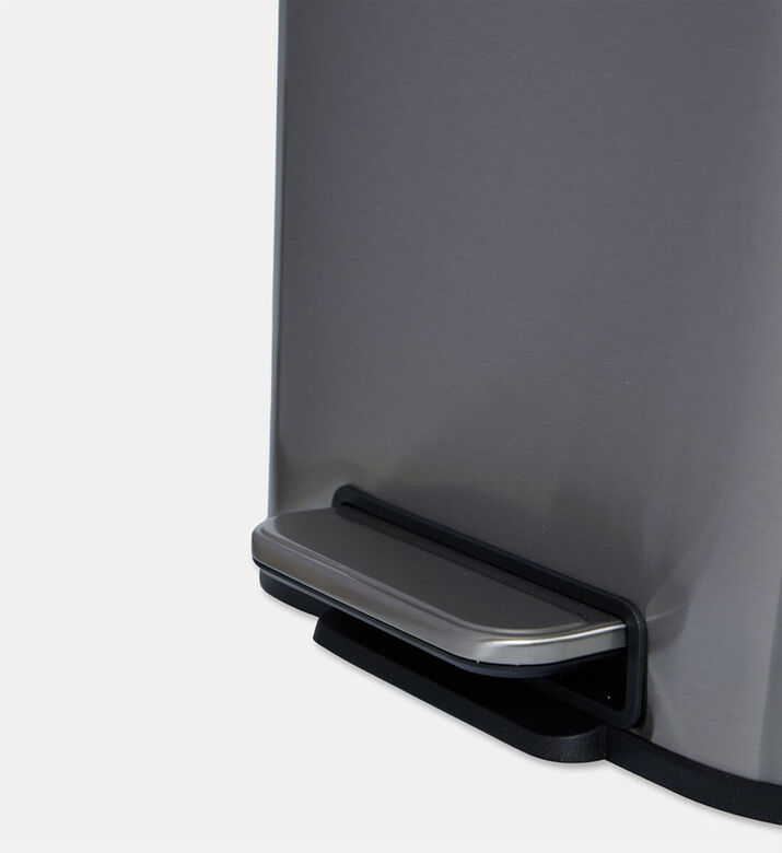 Home Deco and More Soft Close Fingerprint Proof Pedal Bin, Silver, 20-l, Packshot View