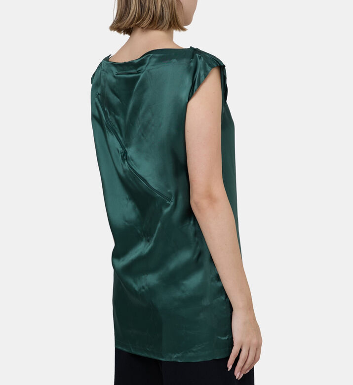 بلوزة بياقة عالية درابيه