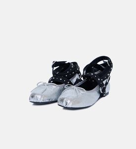 حذاء باليه مسطح بأشرطة متباينة