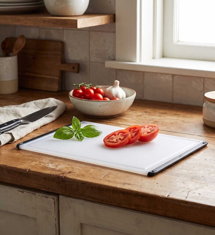 Oxo Good Grips Utility Cutting Board, Packshot View