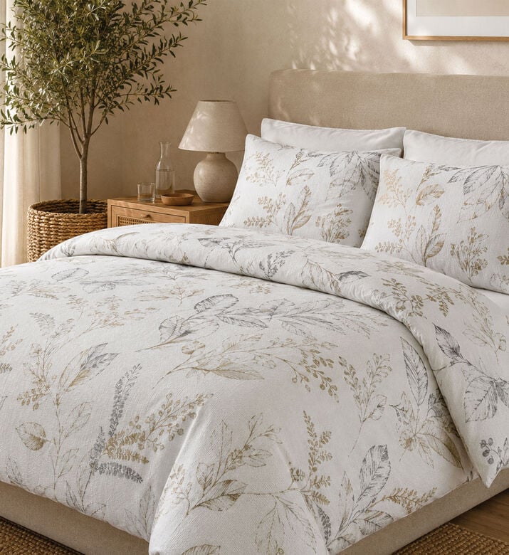 Home Deco and More Paloma Petals Cotton Satin Bed Set, Multicolor, 200x200-cm, Packshot View