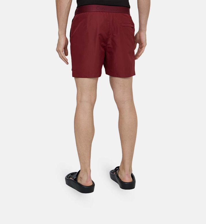 شورت سباحة بتصميم مناسب سي كي