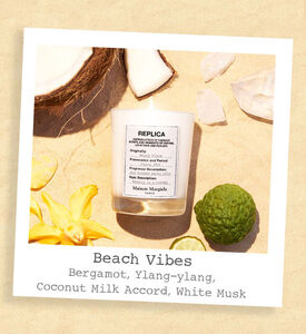 شمعة ريبليكا بيتش ووك معطرة 165 جم