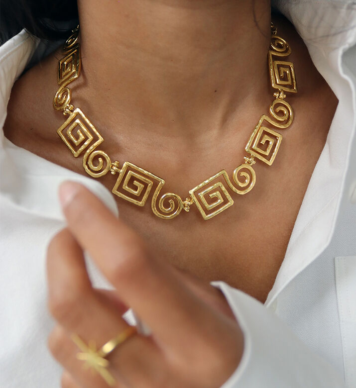 Ottoman Hands Necklace Megara Geo Spiral, Packshot View Ottoman Hands Necklace Megara Geo Spiral, Packshot View